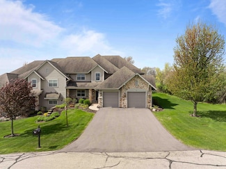 617 Eagleton Dr, Lake Geneva, WI 53147
