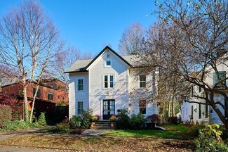 52 Olive St, Northampton, MA 01060