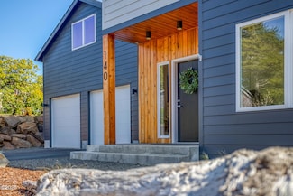 140 Lancer St, Lincoln City, OR 97367