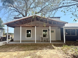 1796 Fm 95n, Garrison, TX 75946