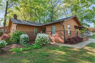 3900 Kalloramo Dr, Greensboro, NC 27407