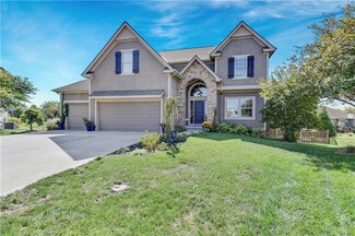 10940 S Belmont Dr, Olathe, KS 66061