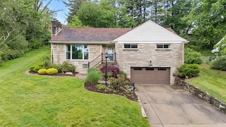 1146 Lakemont Dr, Pittsburgh, PA 15243