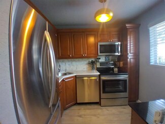 8390 Lagos de Campo Blvd Unit 203, Tamarac, FL 33321