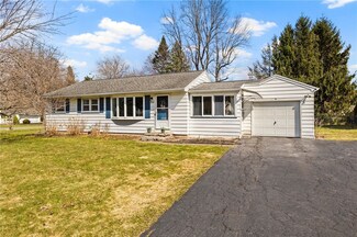 511 Glenview Ct, Webster, NY 14580