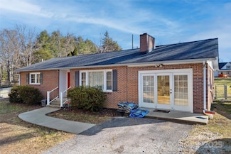 292 Brookside Camp Rd, Hendersonville, NC 28792