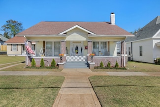 302 W 6th St, Tuscumbia, AL 35674