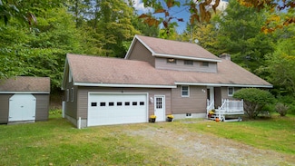 38 Yeaw Rd, Dover, VT 05341