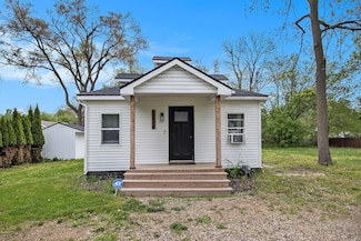 2228 Regent St, Kalamazoo, MI 49004