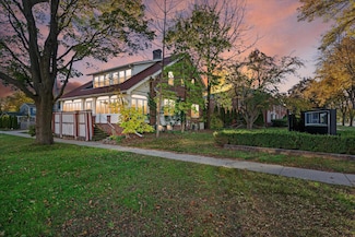 2281 N Swan Blvd, Milwaukee, WI 53226