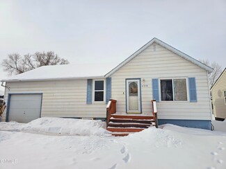409 3rd St NE, Watford City, ND 58854