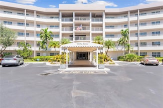 555 Oaks Ln Unit 504, Pompano Beach, FL 33069