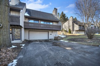 1052 Florimond Dr, Elgin, IL 60123