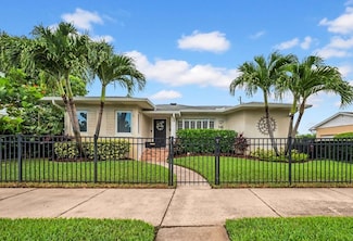 121 28th Ave NE, Saint Petersburg, FL 33704