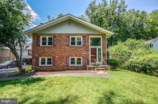 2812 Yeonas Dr, Vienna, VA 22180