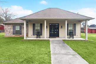 39224 Oak St, Pearl River, LA 70452