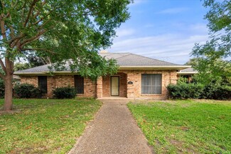1708 Crestmont Ave, Corsicana, TX 75110