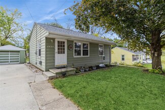 1435 E Creston Ave, Des Moines, IA 50320