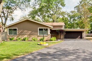 3341 Ralmark Ln, Glenview, IL 60026