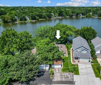 24060 N Lakeside Dr, Lake Zurich, IL 60047