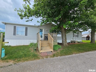 2 Locust Ct, Goodfield, IL 61742
