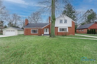 4156 Indian Rd, Ottawa Hills, OH 43606