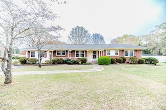 808 N Franklin Dr, Sanford, NC 27330