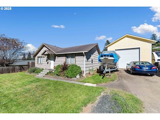 458 16th Ave, Coos Bay, OR 97420