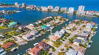 362 Trade Winds Ave, Naples, FL 34108