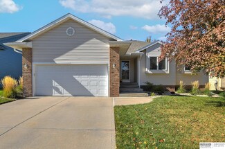 7708 S 166th St, Omaha, NE 68136