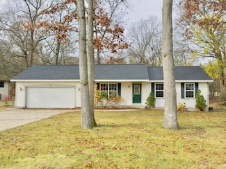 14725 152nd Ave, Grand Haven, MI 49417