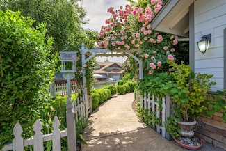817 NW Pawn Way, Grants Pass, OR 97526