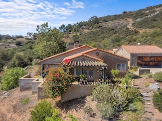 27615 Alps Ln, Escondido, CA 92026