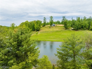 22 Waynesburg Rd NW, Carrollton, OH 44615