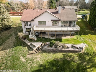 4151 Highland Dr, Fremont, MI 49412