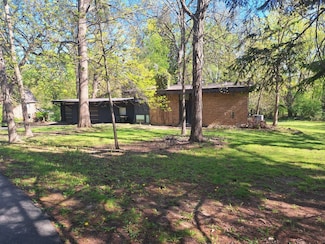 2065 Hickory Ln, Schaumburg, IL 60195
