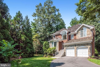 5507 Thornbush Ct, Bethesda, MD 20814