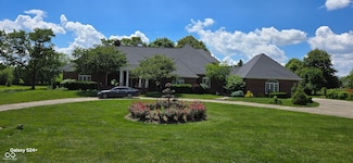 9628 Summerlakes Dr, Carmel, IN 46032