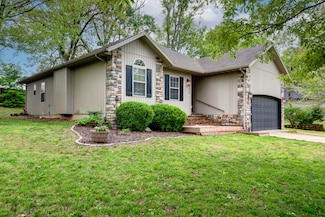 1376 N 14th St, Ozark, MO 65721