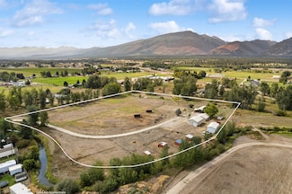 649 Grantsdale Rd, Hamilton, MT 59840