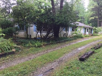 7130 Robinwood Ln, Gates Mills, OH 44040