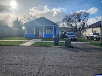 562 S 4th St, Independence, OR 97351