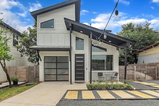910 Brass St Unit 2, Austin, TX 78702