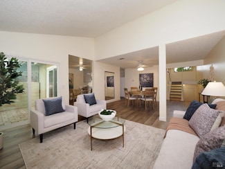 3113 Luna Ct, Santa Rosa, CA 95405