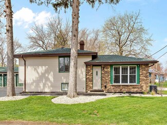 34928 N Decorah Ave, Ingleside, IL 60041