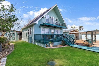 320 E Woodland Shores Dr, Pointblank, TX 77364