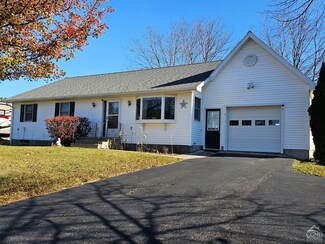 10 Joslen Heights Rd, Hudson, NY 12534