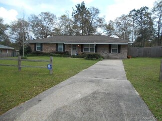 913 E Latimer Ave, Geneva, AL 36340