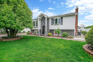 248 44th St, Lindenhurst, NY 11757