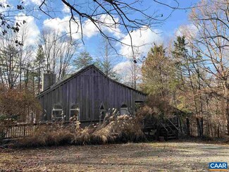 1009 Deer Run Dr, Nellysford, VA 22958
